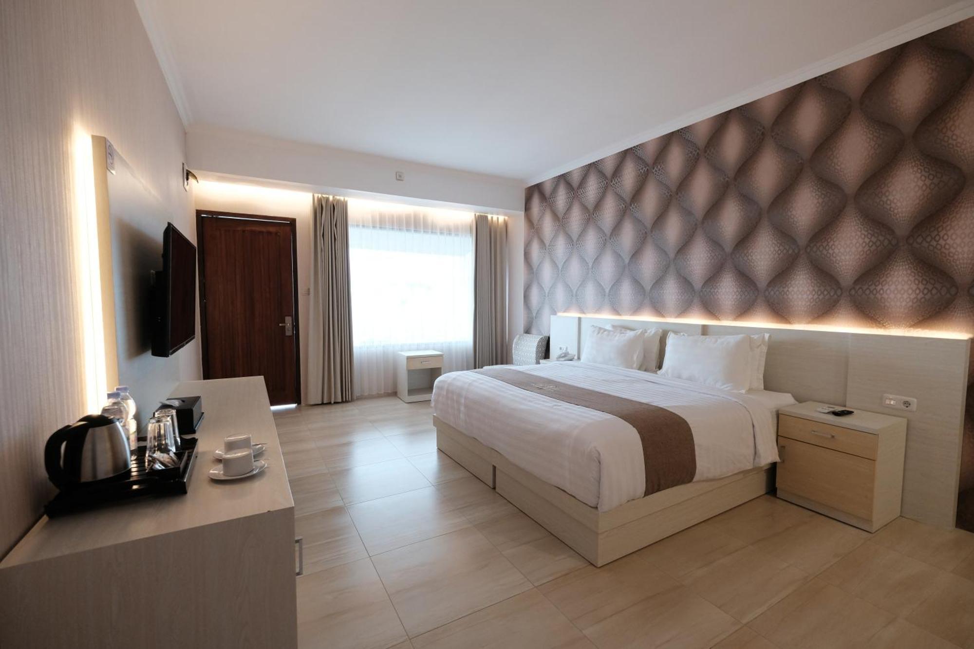 Bukit Indah Doda Hotel & Resorts Palu Room photo