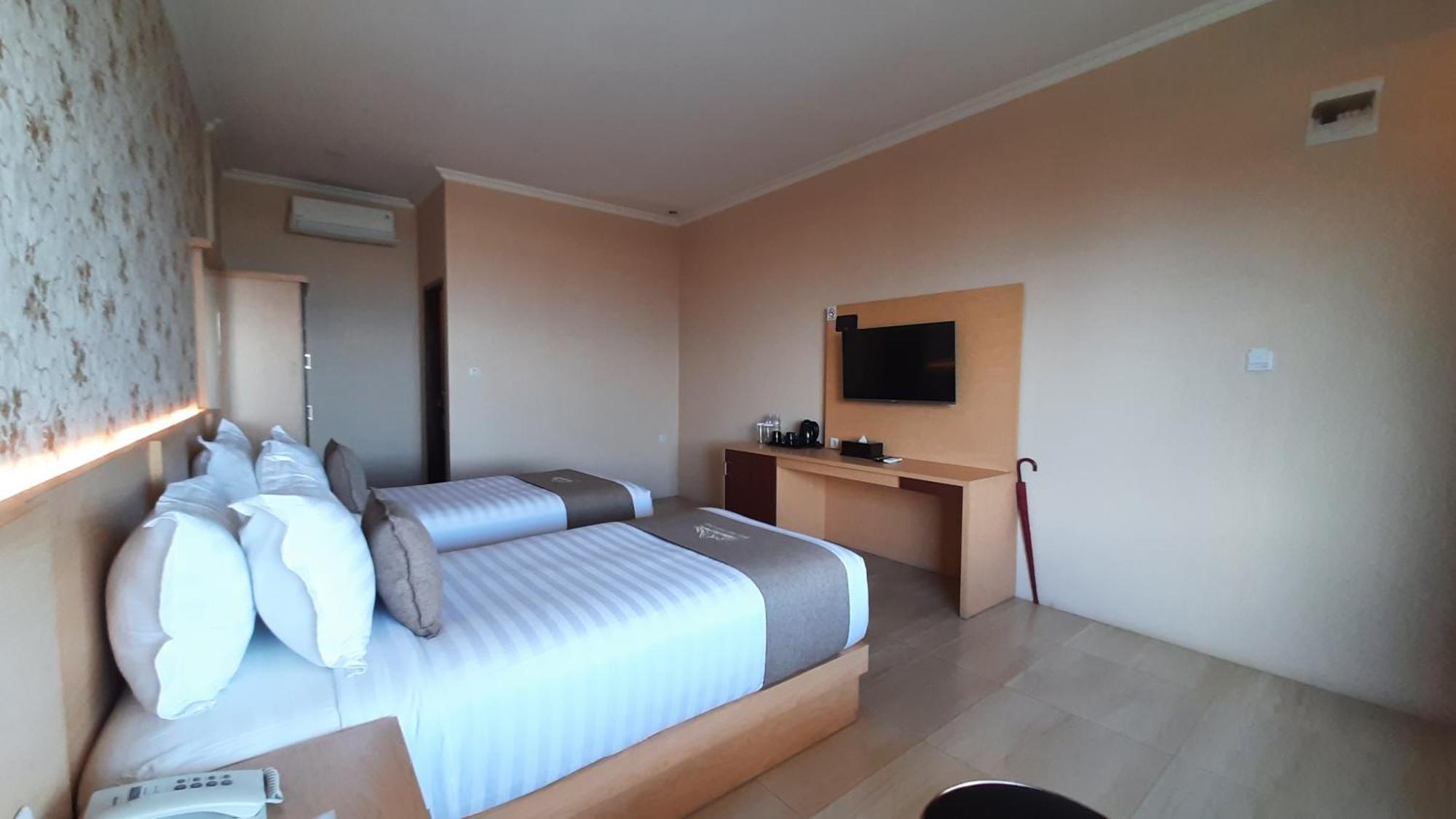 Bukit Indah Doda Hotel & Resorts Palu Room photo